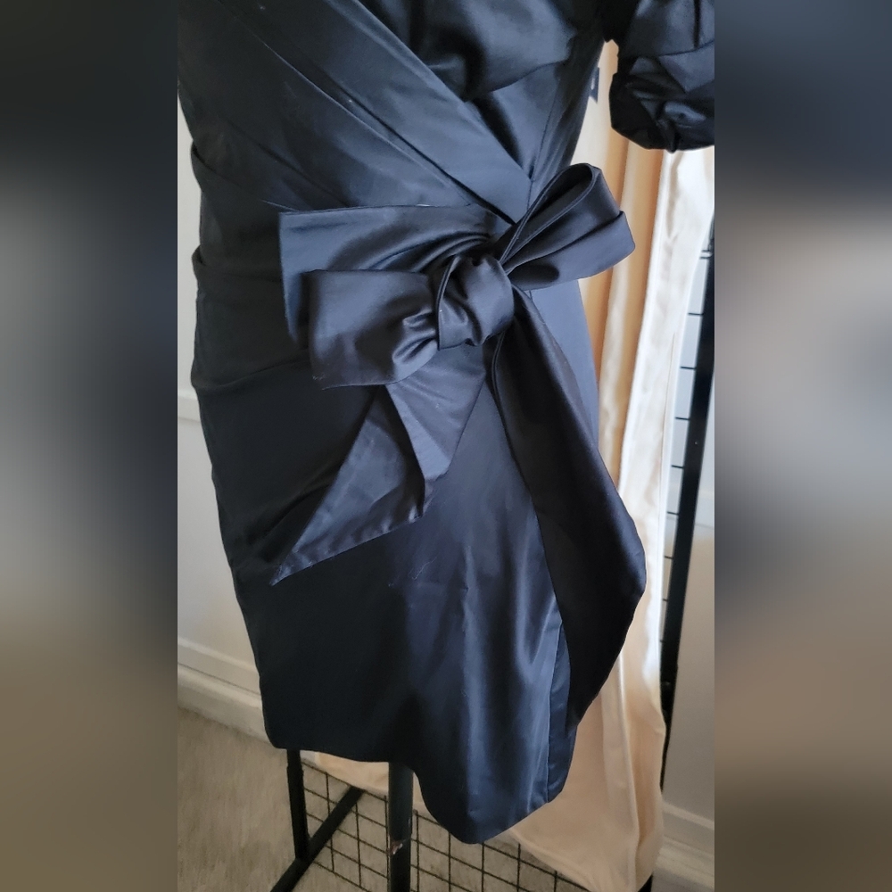Fame And Partners Elegant Black Off-Shoulder Wrap Dress with Side Bow Size 4 - Picture 4 of 10